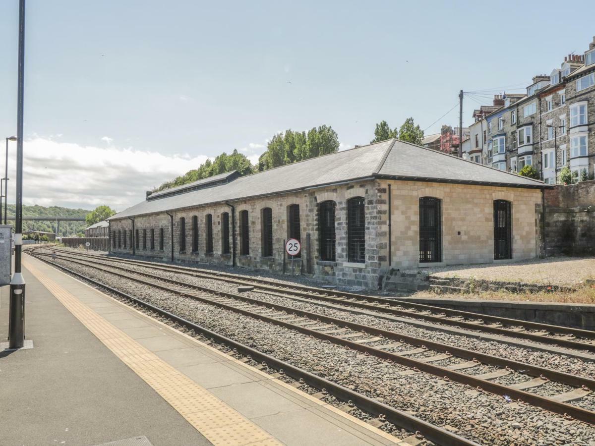 Tornado Engine Shed Apartment Whitby Exterior photo