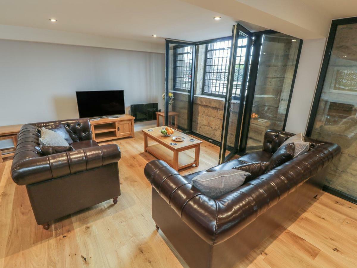 Tornado Engine Shed Apartment Whitby Exterior photo