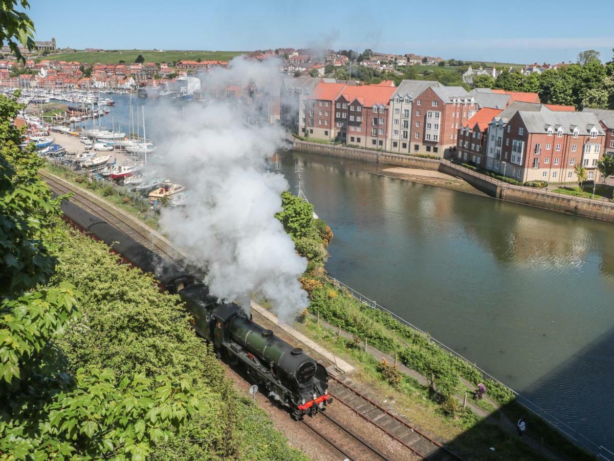Tornado Engine Shed Apartment Whitby Exterior photo